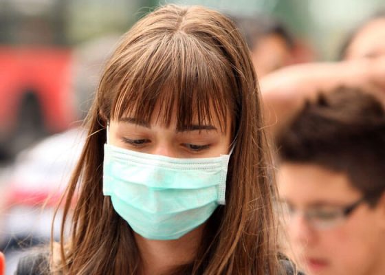 Regular-Use-of-Face-Masks-Can-Lead-to-Skin-Irritation-Damage-560x400